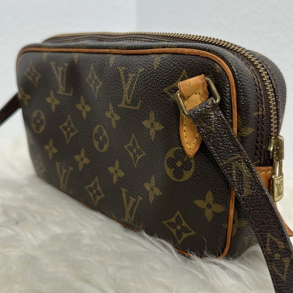 💯 Authentic Louis Vuitton Monogram Pochette🍀 - Picture 15 of 17
